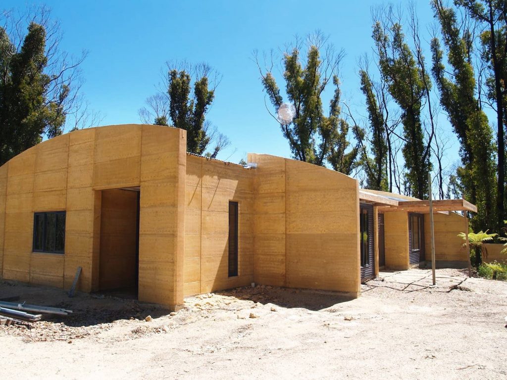 Rammed-Earth-House-Construction-2